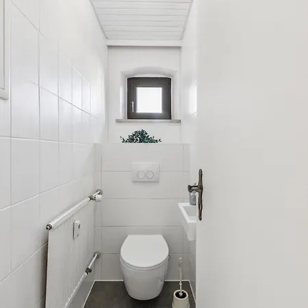 Apartment Neues 2 Bedroom Apartment, Parkplatz *