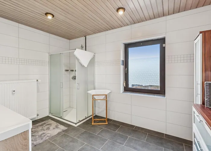 Neues 2 Bedroom Apartment, Parkplatz アパート ヴァイデン